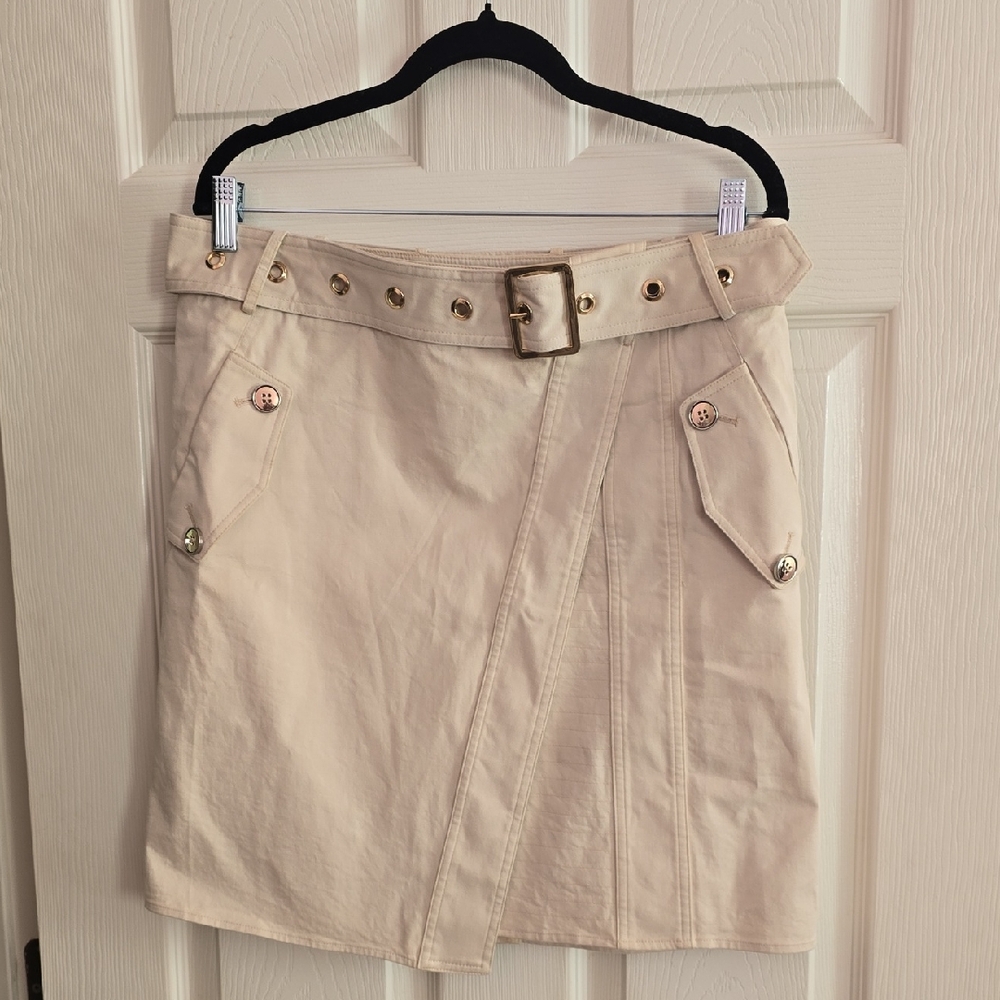 Per Se Cream Mini‎ Skirt with Belt